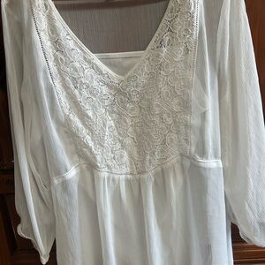 Elegant White Lace Women's Top